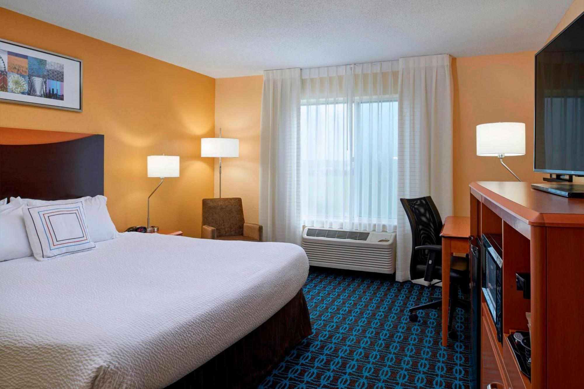 Fairfield Inn By Marriott Richmond New Paris Exteriér fotografie