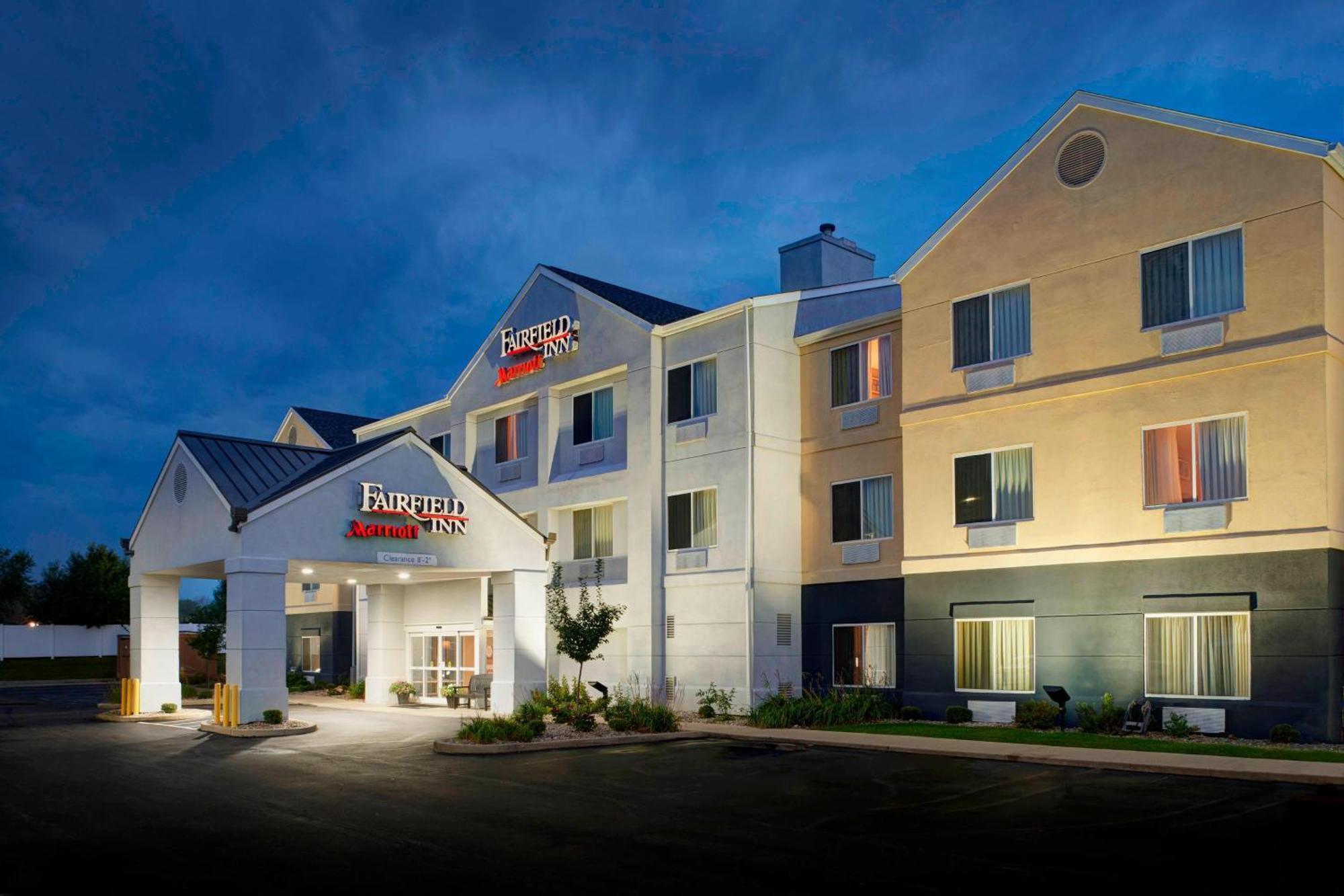Fairfield Inn By Marriott Richmond New Paris Exteriér fotografie