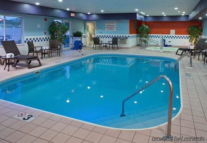 Fairfield Inn By Marriott Richmond New Paris Exteriér fotografie