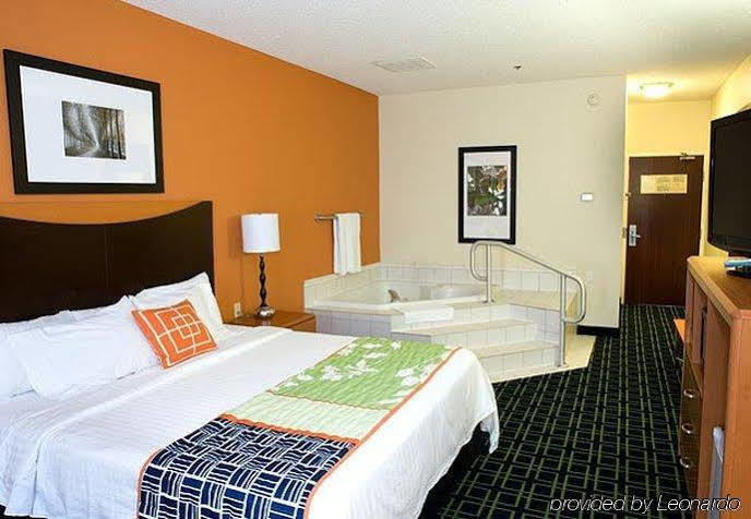 Fairfield Inn By Marriott Richmond New Paris Exteriér fotografie